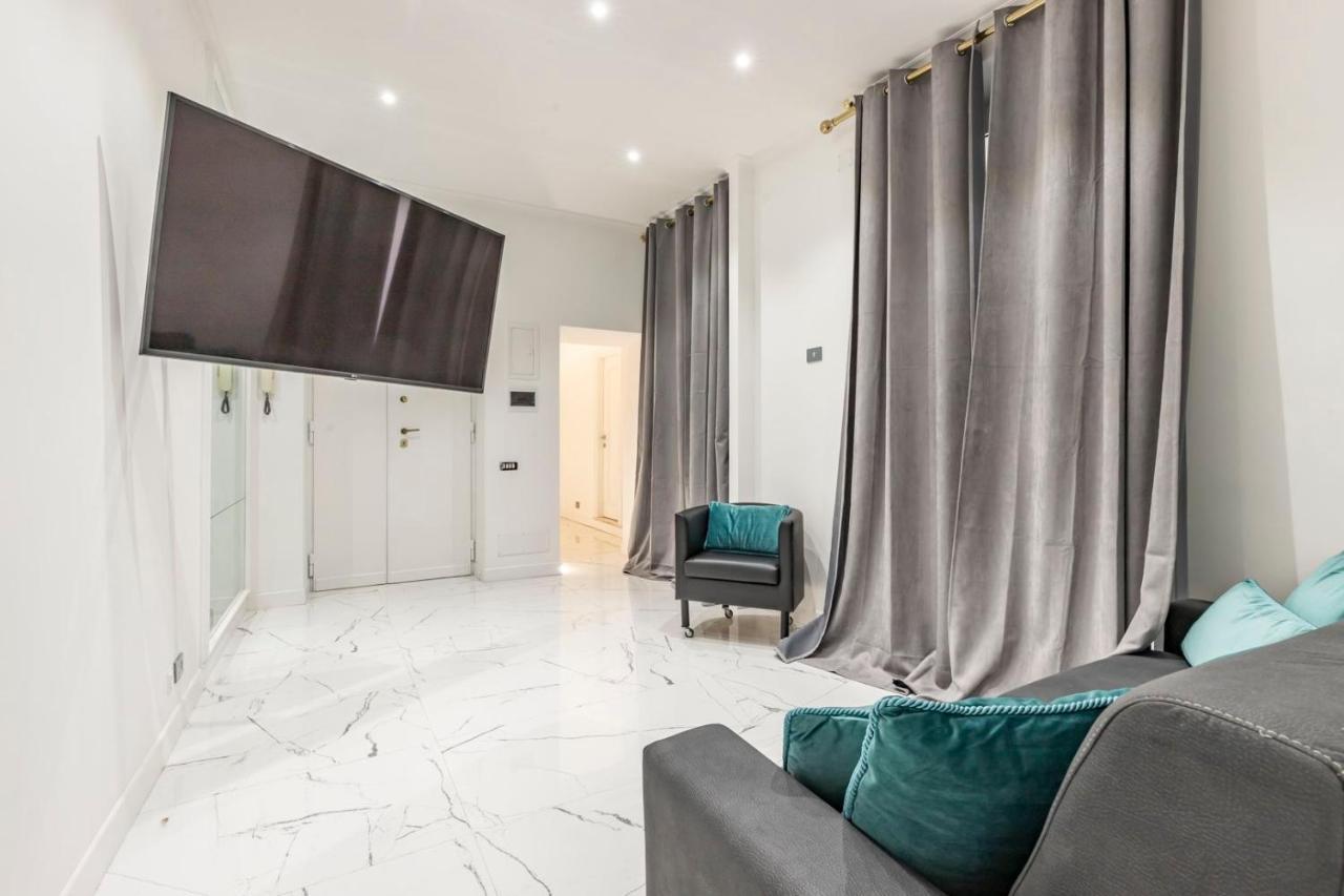 Trevi Luxury Apartment Jacuzzi โรม ภายนอก รูปภาพ
