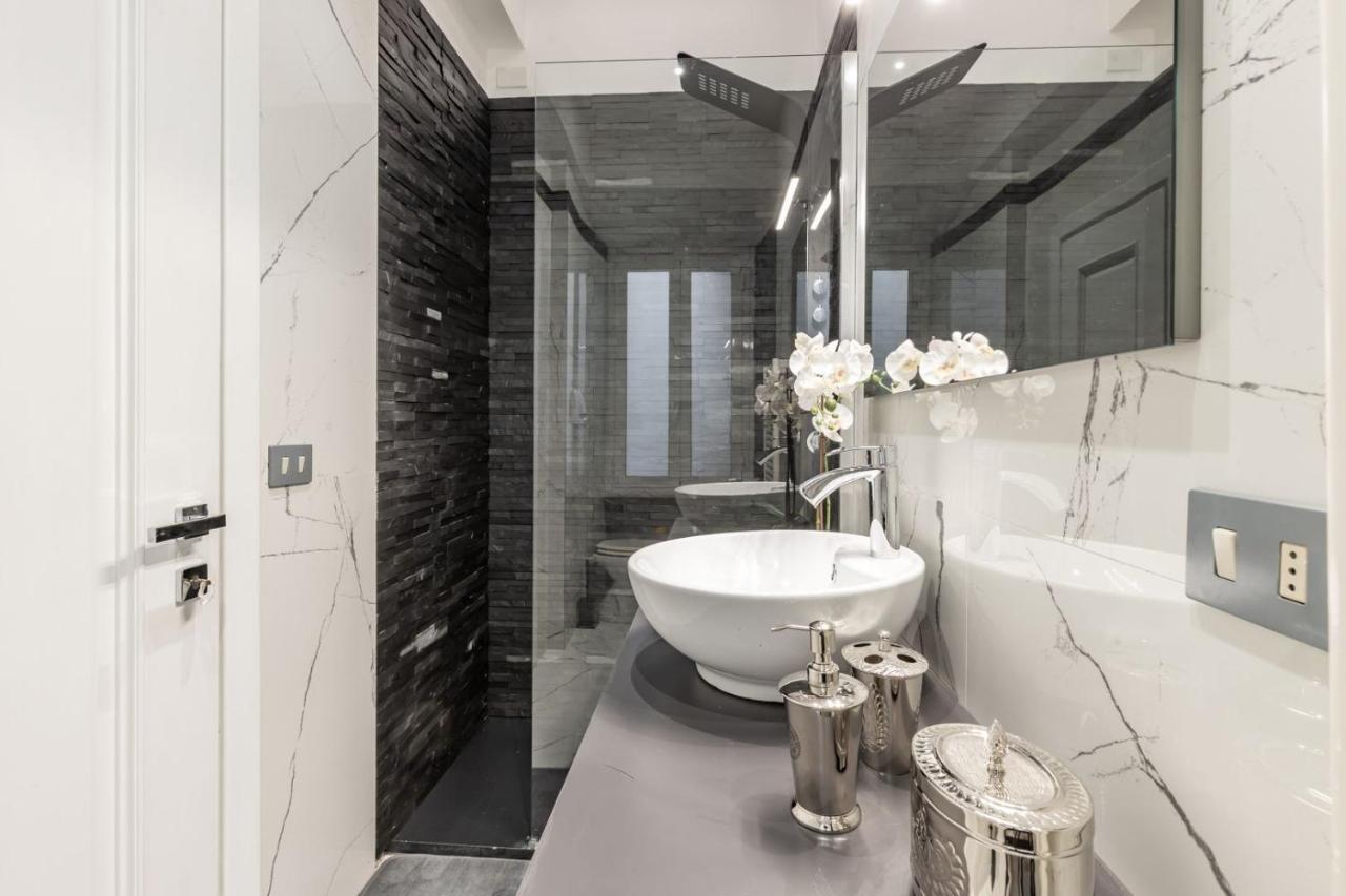 Trevi Luxury Apartment Jacuzzi โรม ภายนอก รูปภาพ