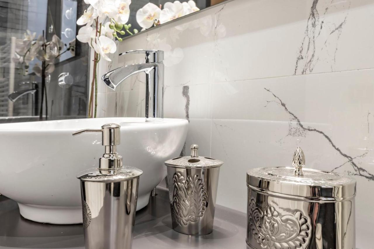 Trevi Luxury Apartment Jacuzzi โรม ภายนอก รูปภาพ