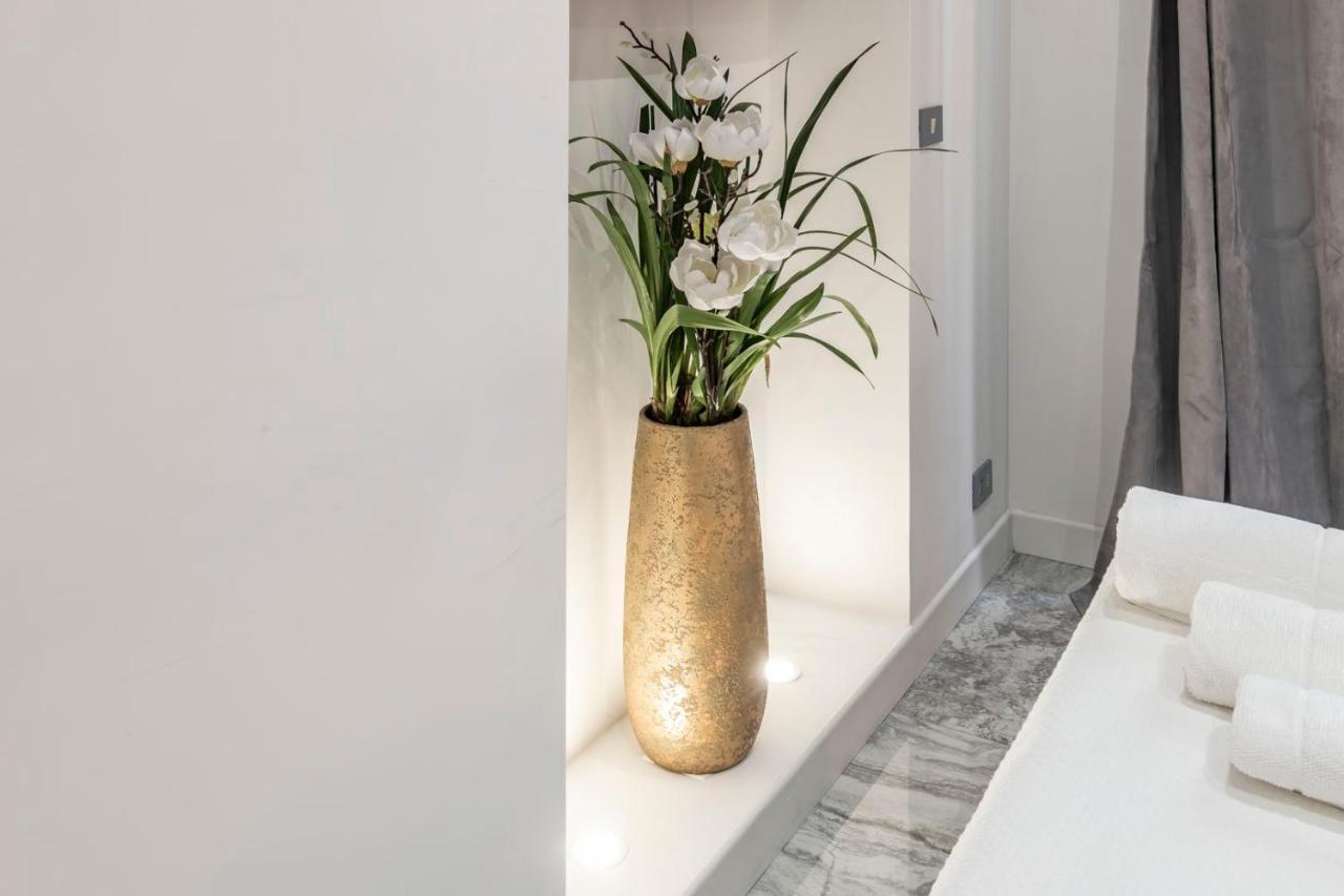 Trevi Luxury Apartment Jacuzzi โรม ภายนอก รูปภาพ